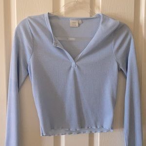 Cute cropped long sleeve baby blue shirt